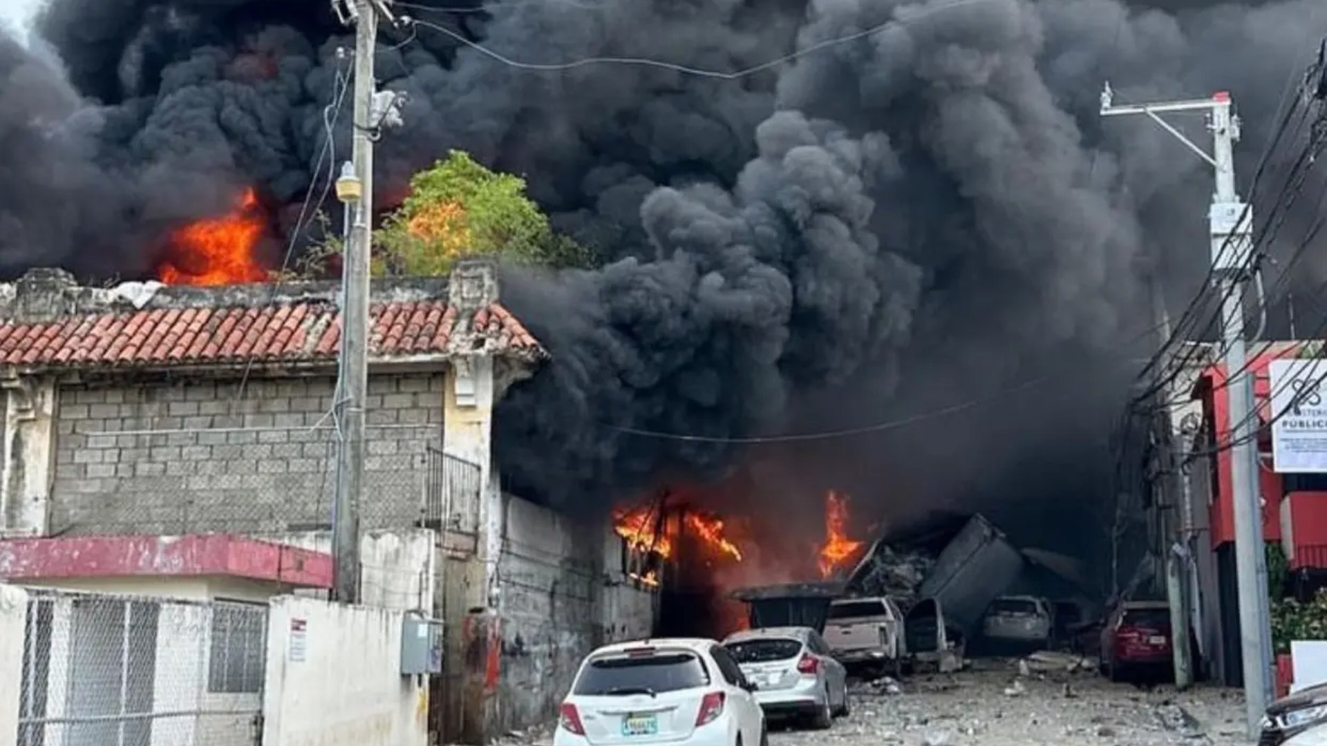 Los heridos fueron trasladados a Santo Domingo y Santiago, donde hasta el momento se ha logrado mantenerlos con vida.