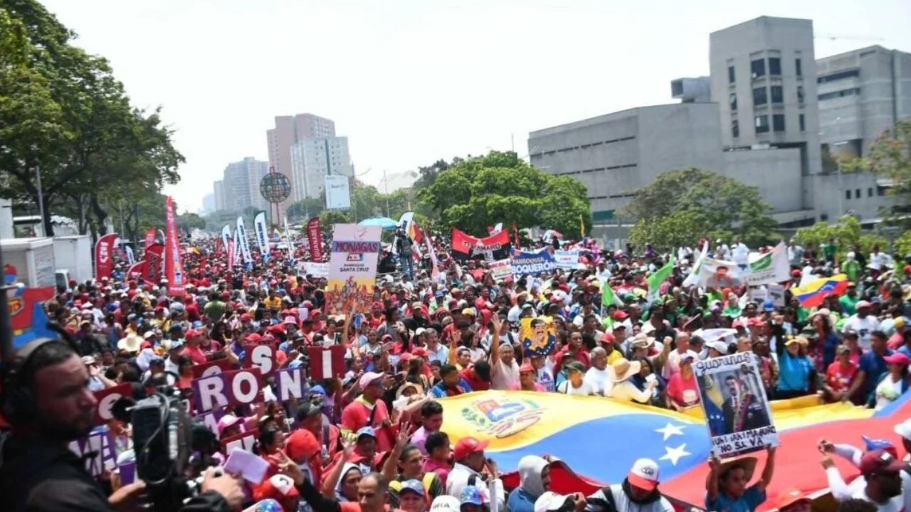 Tres personas arrestadas por supuesto complot para atentar contra Maduro el próximo lunes.