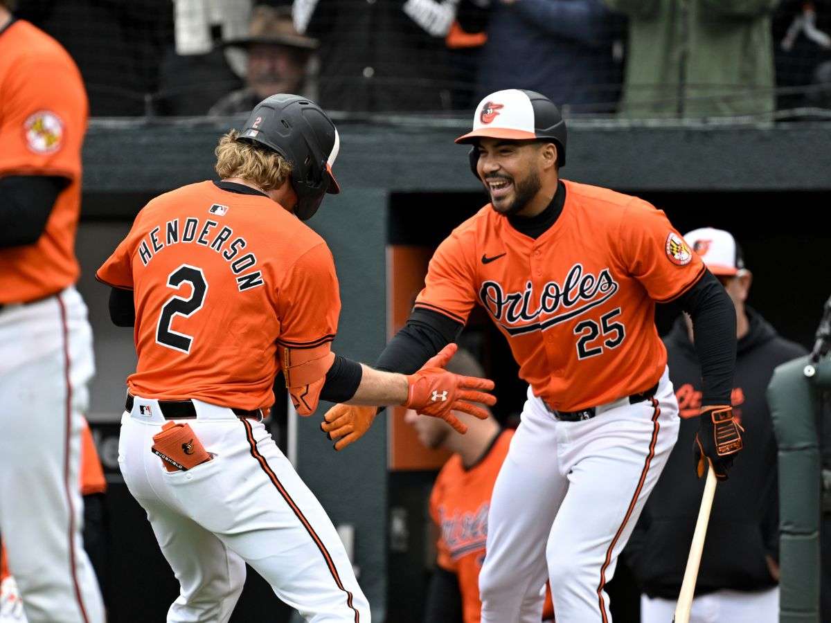 Santander y Henderson lideraron el camino para los Orioles