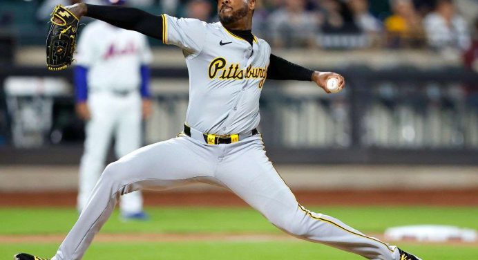Chapman suspendido por conducta inapropiada