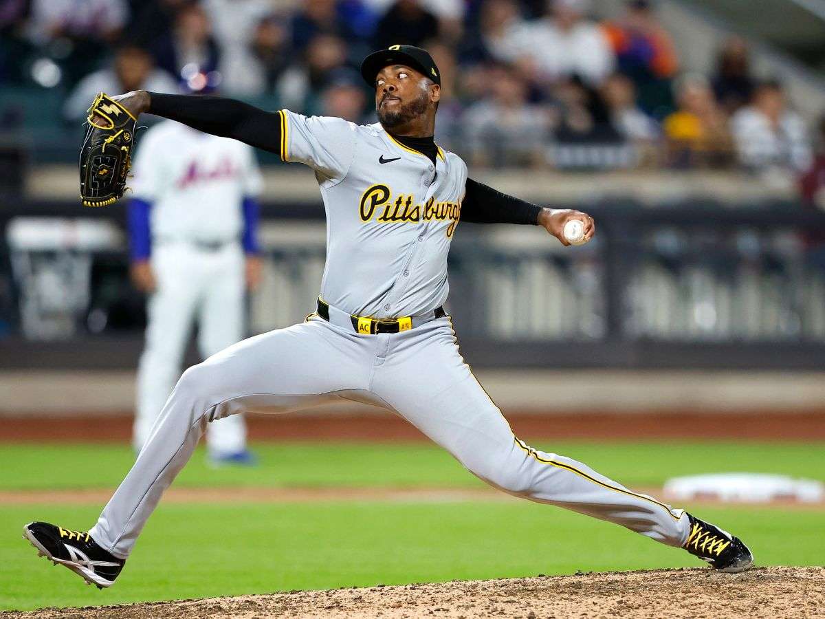 Chapman suspendido por conducta inapropiada