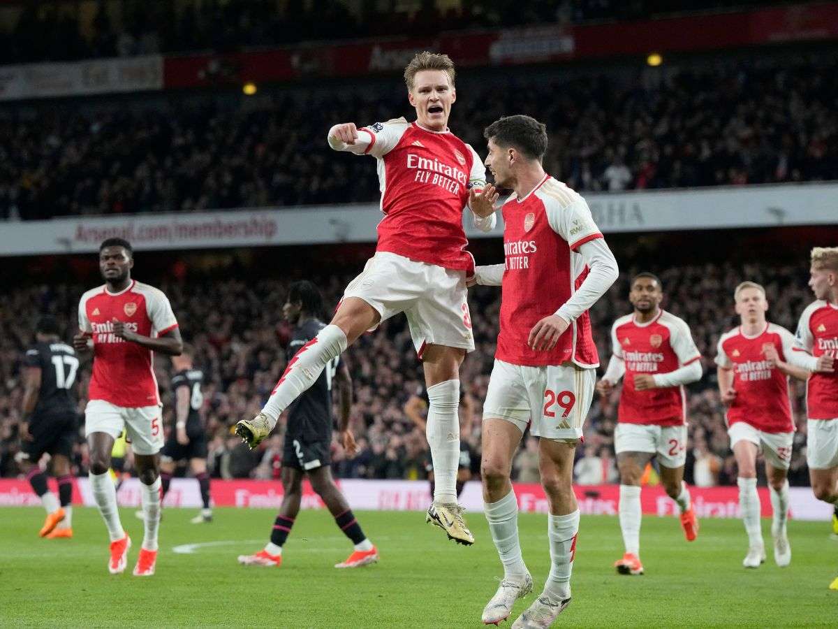 El Arsenal derrota al Luton y se consolida como líder de la Premier League