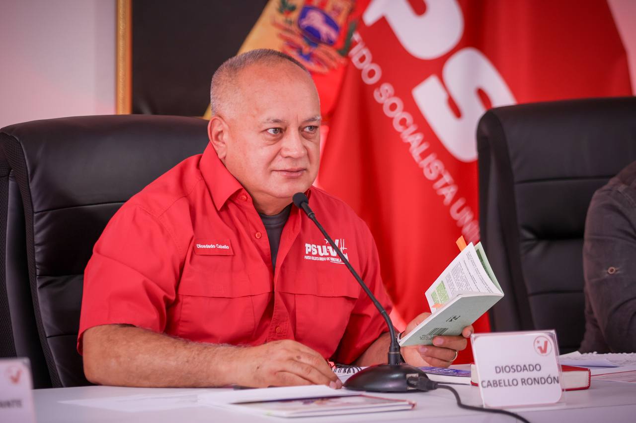 Diosdado Cabello desmiente a la oposición y afirma que sí pudieron inscribir candidatos