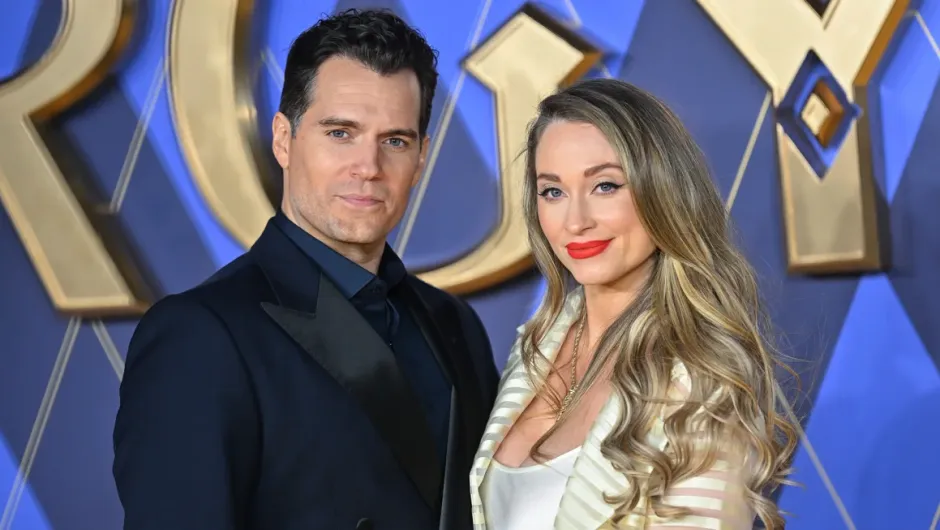 Henry Cavill y su novia están “emocionados” por agrandar la familia