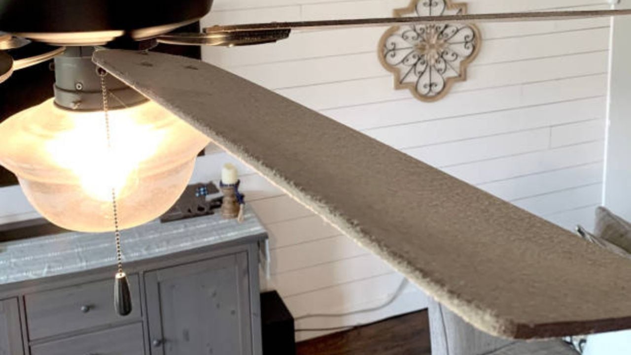 El objeto desconocido que te permitirá limpiar tu ventilador de techo en tiempo récord