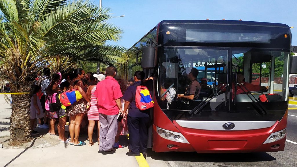 Durante el asueto se realizaron cambios de más de 700 metros de vía férrea, mantenimiento integral y preventivo en los trenes de Caracas, así como en los cuartos de control de los mismos; simultáneamente, se realizó la rehabilitación de los sistemas Metrocable y Cabletrén, con el fin de garantizar la seguridad de los usuarios.