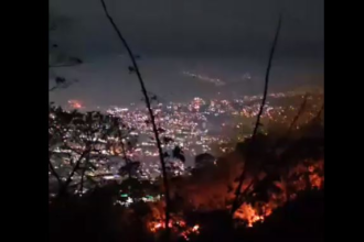 La alcaldesa de Caracas, Carmen Meléndez, también sostuvo un contacto telefónico con VTV, destacando que  todos los organismos, los bomberos y Protección Civil, están desplegados en los 15 incendios que han atendido.