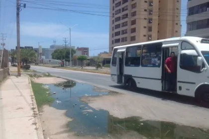 Aguas negras generan malestar en la Av. Bolívar de Porlamar