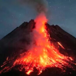 El volcán indonesio Ruang continúa en máxima alerta
