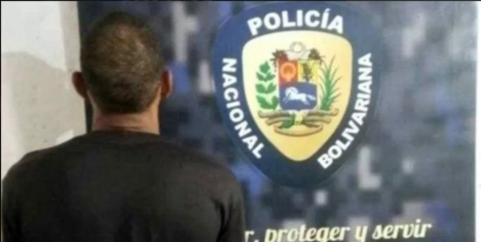 El individuo arrestado fue identificado como Yolvin Ramón López Montilla, de 28 años de edad.