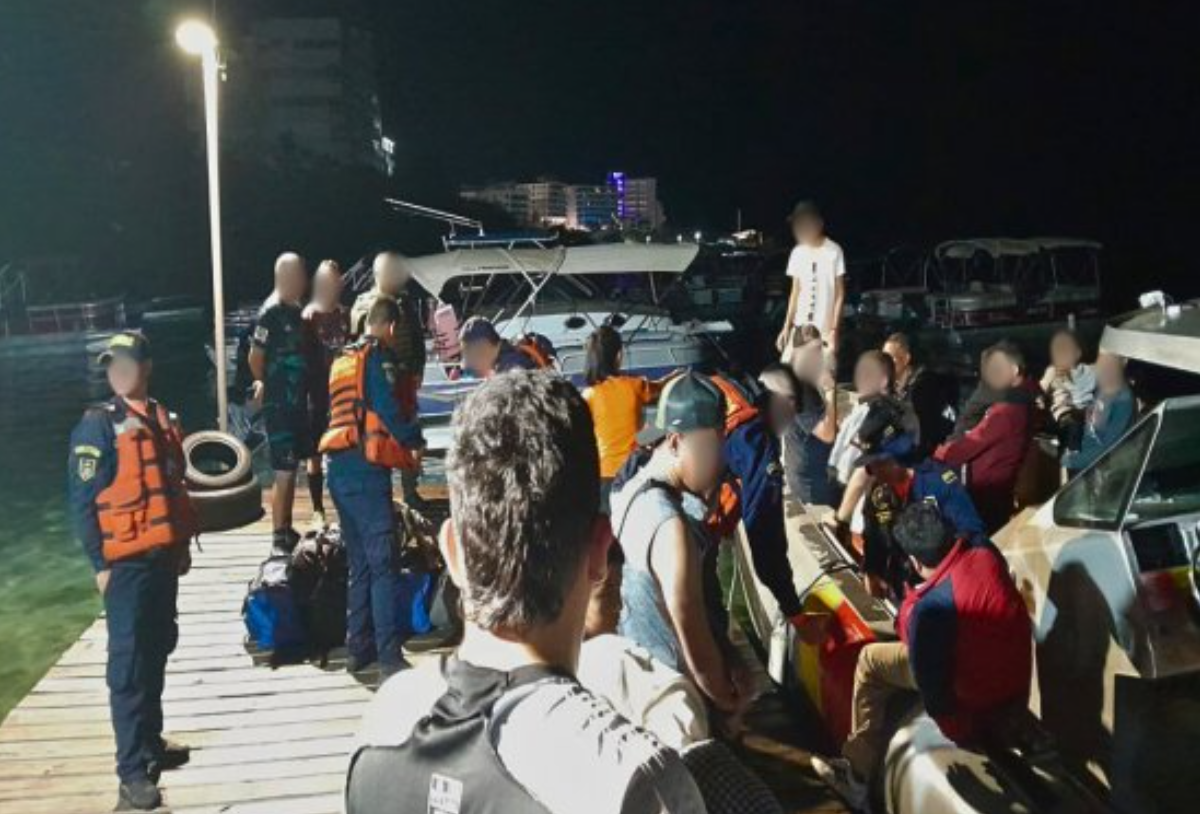 La Armada colombiana rescata a 7 migrantes venezolanos y 12 ecuatorianos en la isla de San Andrés