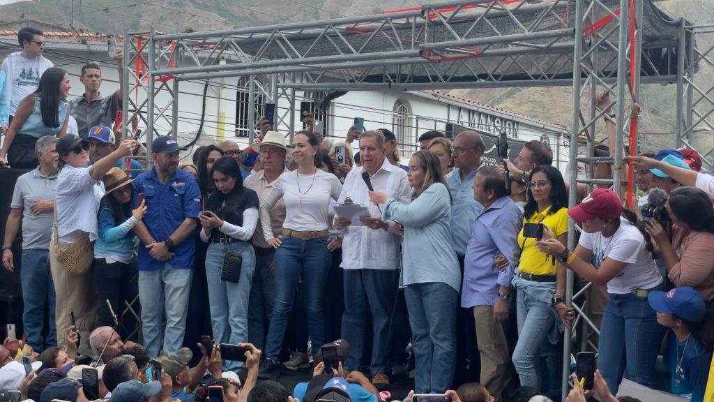 Los 4 mensajes de Edmundo González en su acto de campaña en La Victoria ...