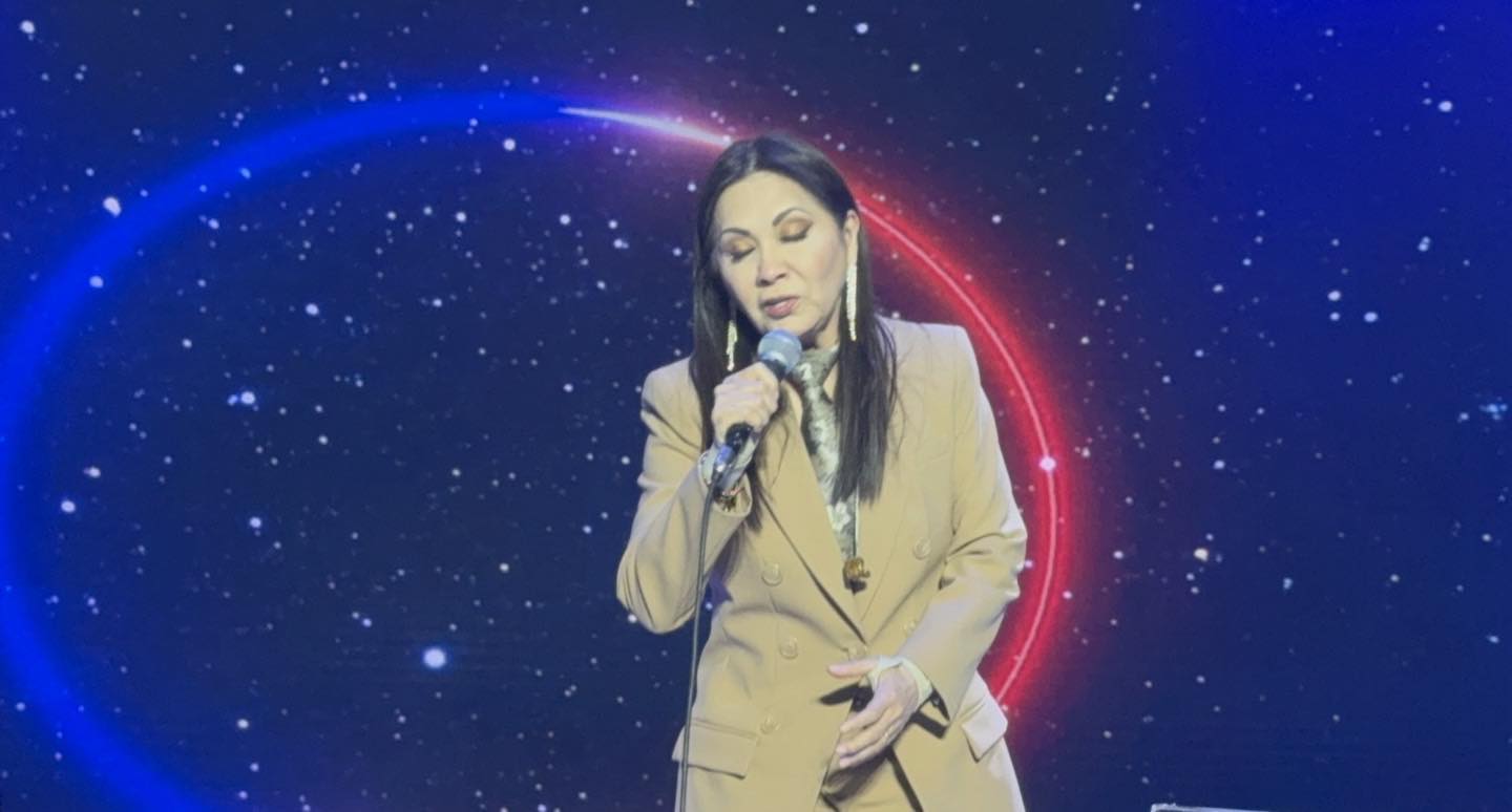 Ana Gabriel suspendió concierto en Chile por problemas respiratorios