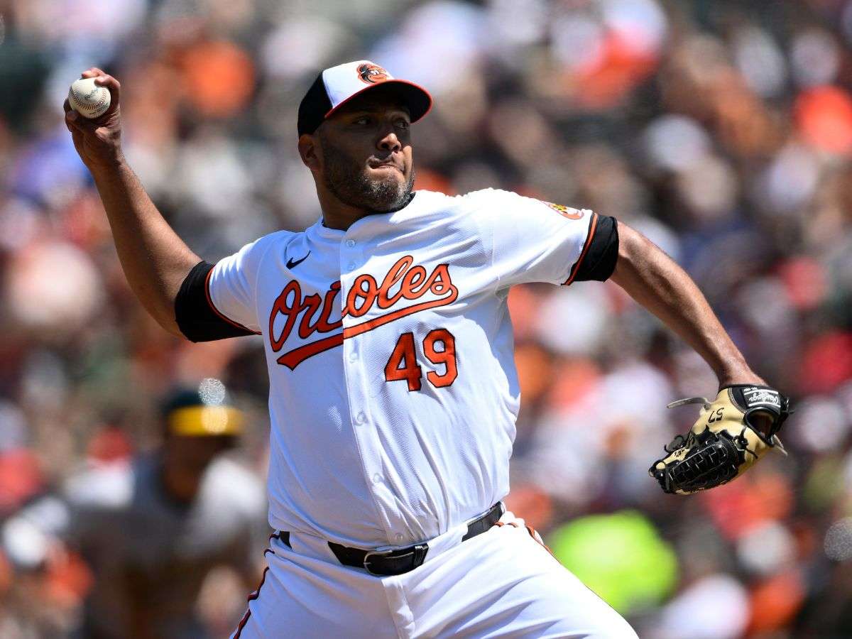 Albert Suárez resuelve en el bullpen de Orioles