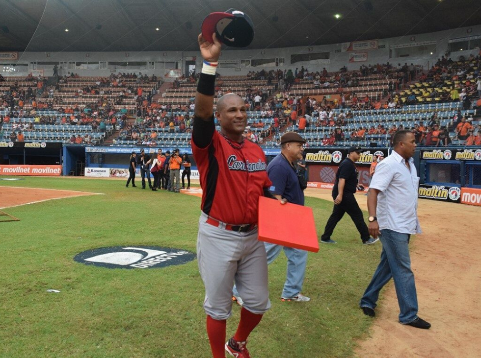 Robert Pérez regresa a Cardenales de Lara