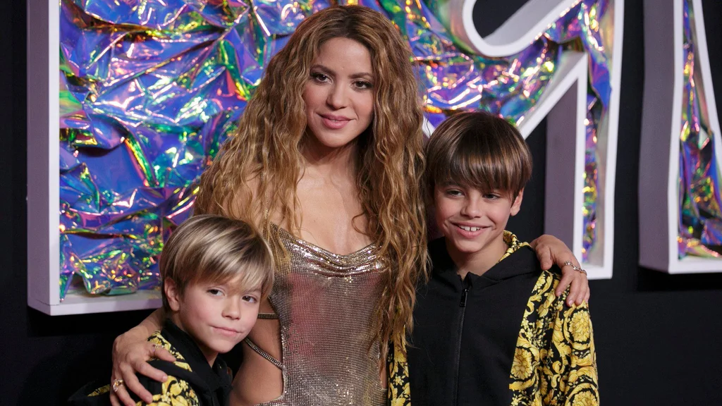 Hijo de Shakira sorprende tocando el piano y cantando canción de Camilo Echeverry