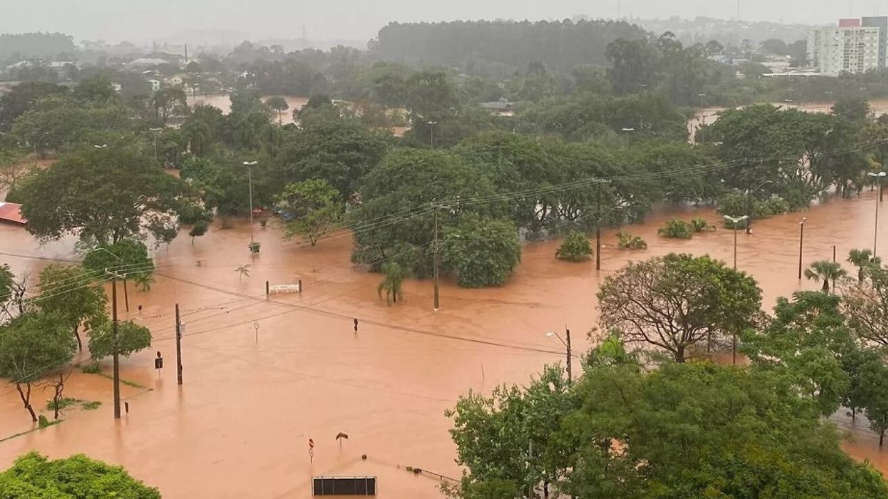 Devastadoras lluvias en Brasil cobran la vida de 8 personas y dejan 21 desaparecidos