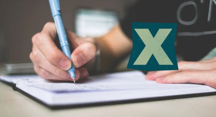 Presta atención a como firma una persona nostálgica que vive del pasado, según la grafología