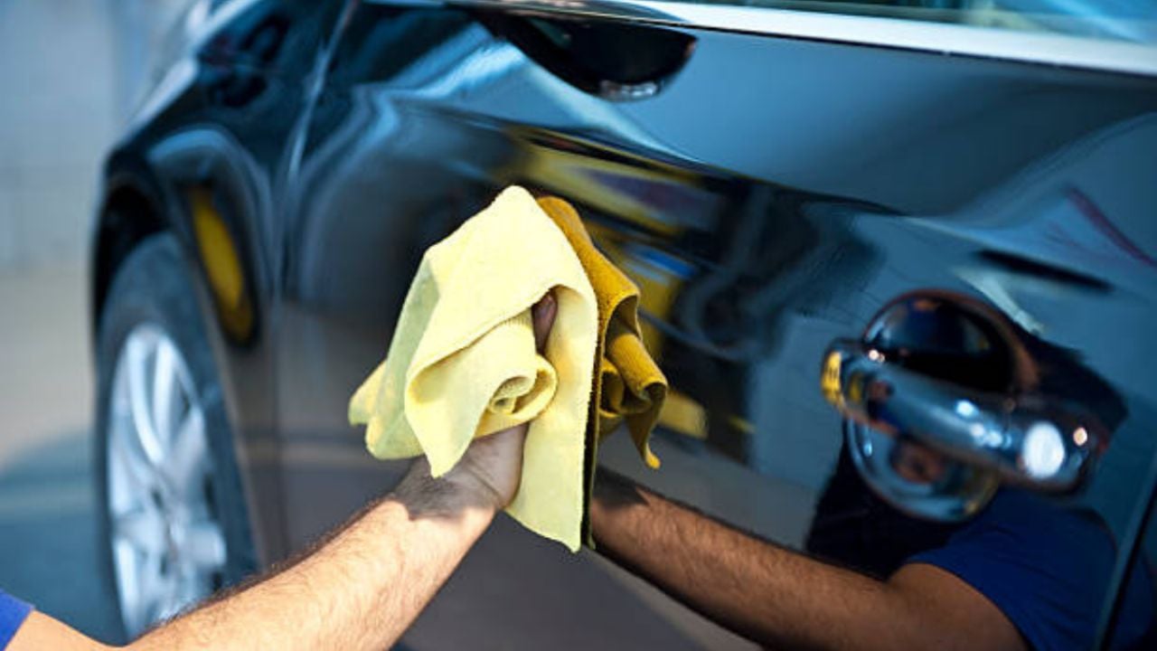 Trucazo infalible para quitar los rayones del carro con un ingrediente de cocina