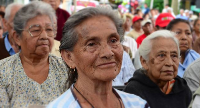 Nueva ley | Empresarios deberán hacer un aporte mensual para mejorar pensiones en el país