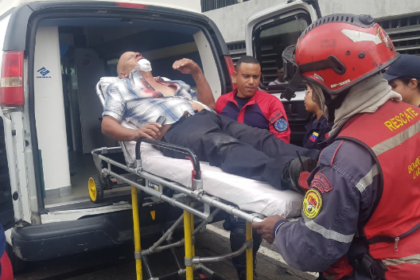 Rescatan a hombre que cayó a los rieles en el Metro de Caracas