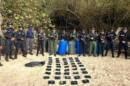 Hallan marihuana abandona en una playa de La Guaira +FOTOS