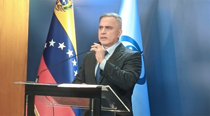 Anunció que el Ministerio Público está procediendo a solicitar una nueva orden de aprehensión y de extradición contra Julio Borges y Leopoldo López.