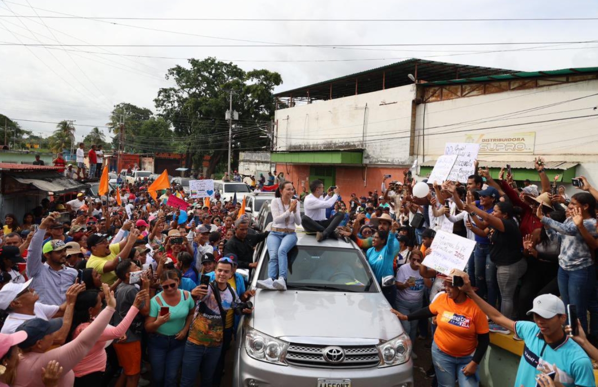 María Corina Machado llegó a Guárico pese a bloqueos y a pintas amenazantes 