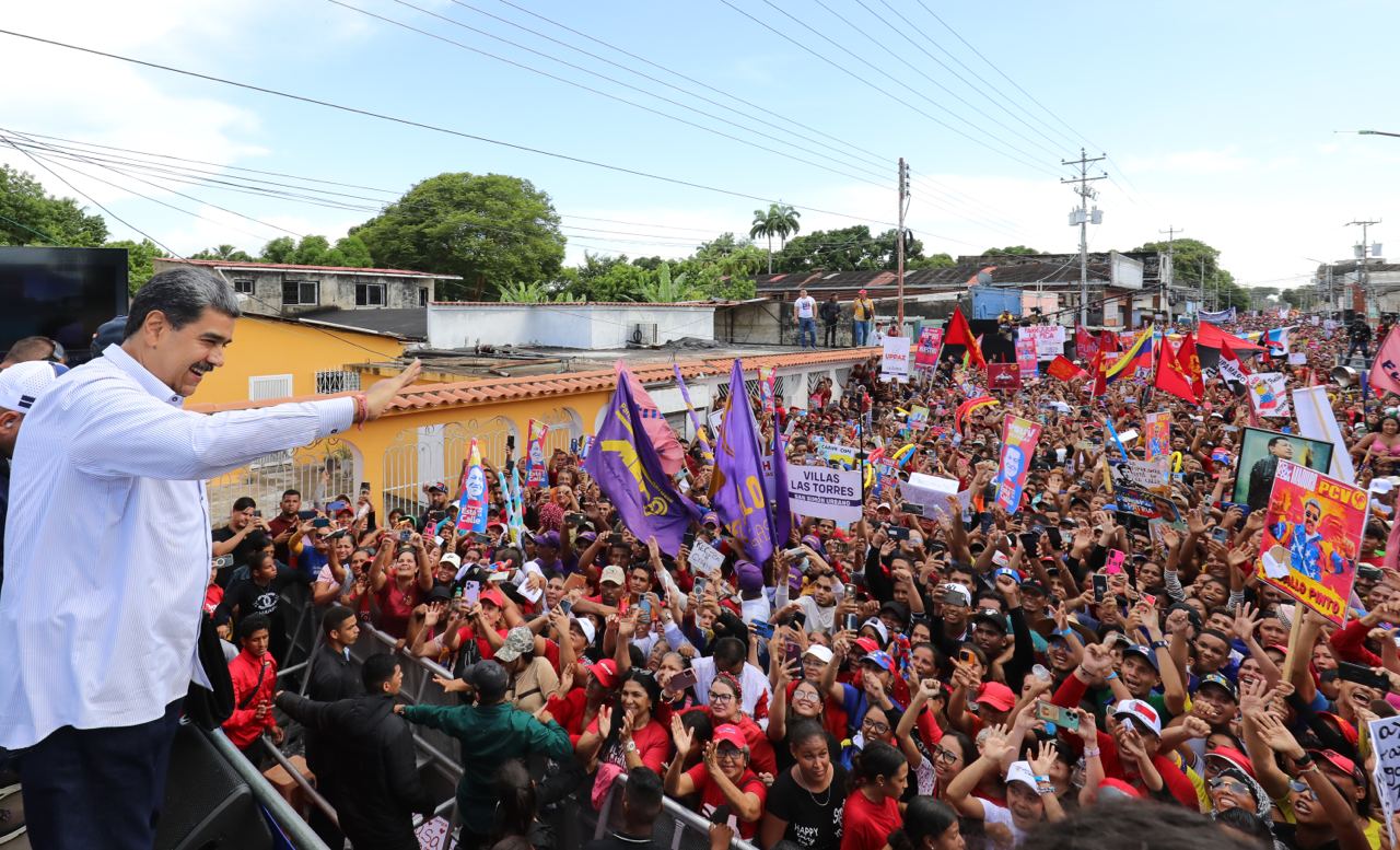 Maduro señala a la oposición de inscribirse en las presidenciales para intentar golpe de Estado