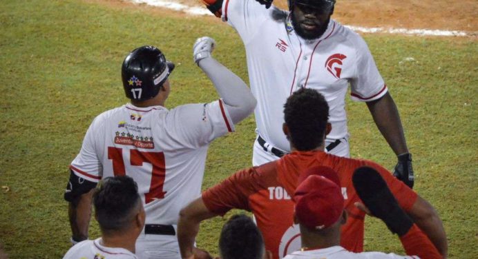 Guerreros fue una aplanadora ante Delfines