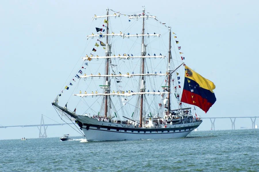 Ministro de Defensa denuncia que Países Bajos desautoriza el arribo de buque Simón Bolívar a Curazao