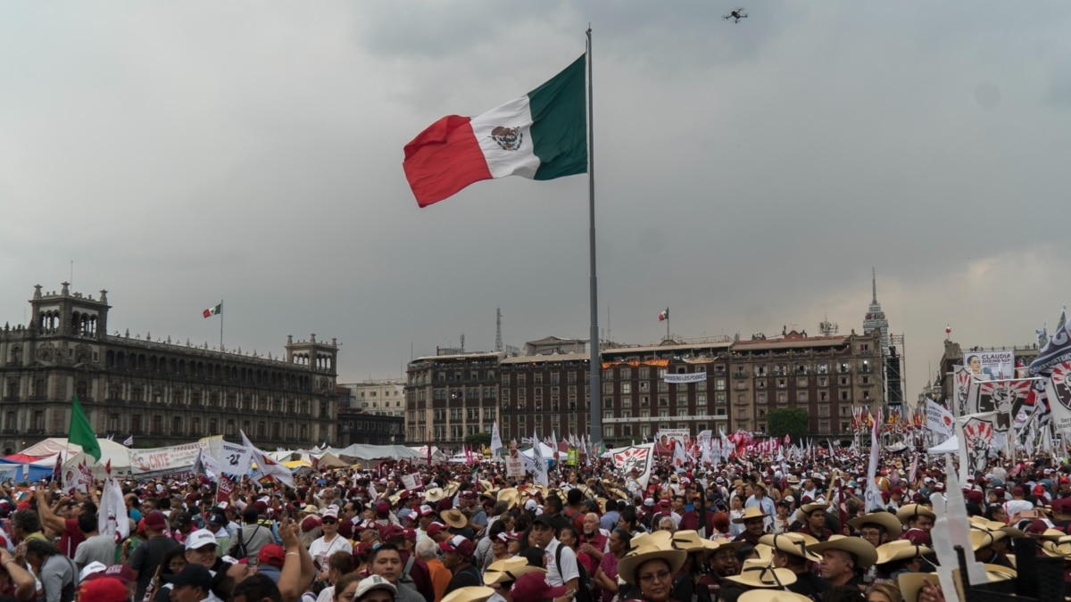 México se prepara para una elección histórica marcada por la violencia y López Obrador