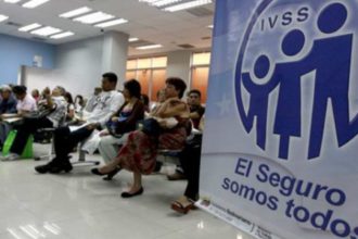 En medio de la difícil situación económica que atraviesa Venezuela, el IVSS ha anunciado un aumento en las pensiones que beneficiará a miles de personas en el país.