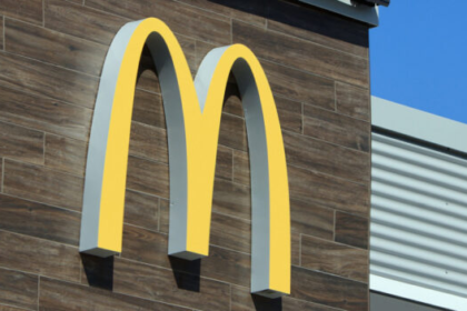 McDonald’s anunció su disposición a cambiar parcialmente su nombre por el de McDavid’s, según anunció la empresa en la red social X.