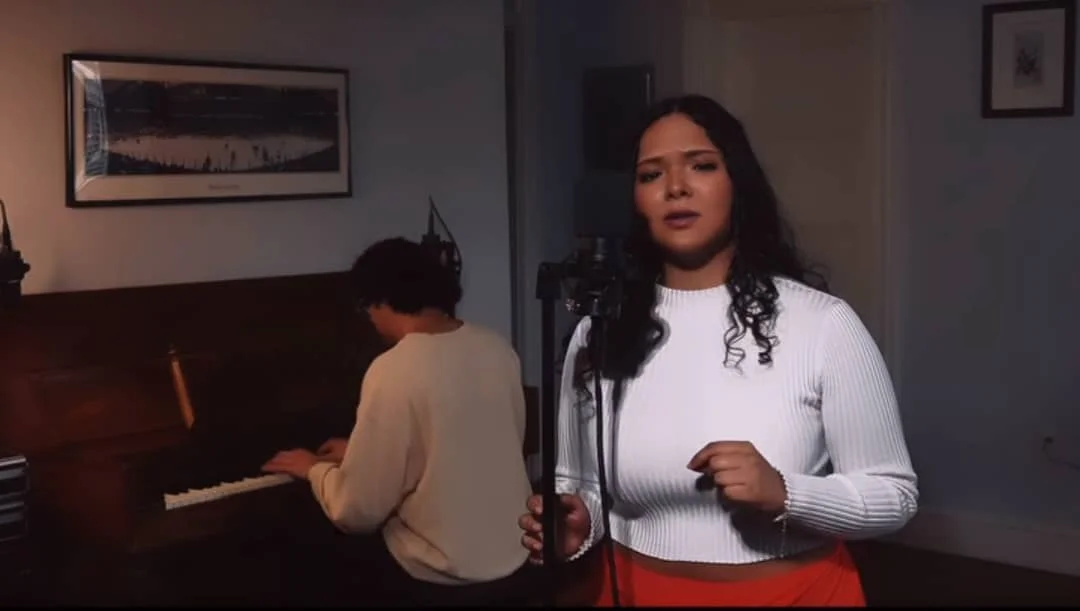 Venezolana Narelvis Torrealba cantará en Inglés el himno nacional en Fenway Park