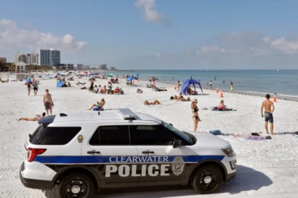 Se espera que las condiciones peligrosas en las playas continúen hasta el lunes