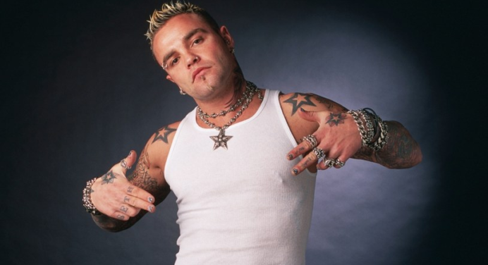 Muere Shifty Shellshock, líder de la banda Crazy Tawn