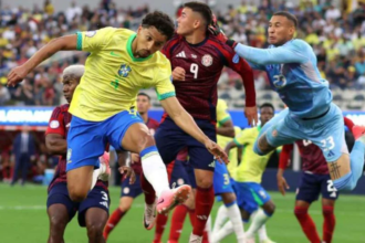 Los brasileños celebraron a más no poder cuando se jugaban 35 minutos, sin embargo, el árbitro mexicano César Ramos anuló el gol por un fuera de juego no señalado. Esto generó un reclamo de los cariocas, quienes no podían creer que tenían la opción más importante de gol y fue anulada.