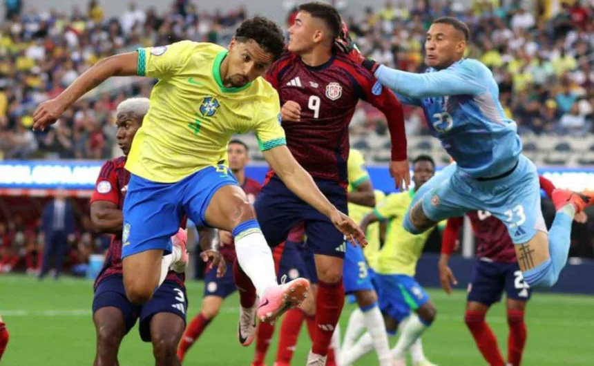 Los brasileños celebraron a más no poder cuando se jugaban 35 minutos, sin embargo, el árbitro mexicano César Ramos anuló el gol por un fuera de juego no señalado. Esto generó un reclamo de los cariocas, quienes no podían creer que tenían la opción más importante de gol y fue anulada.