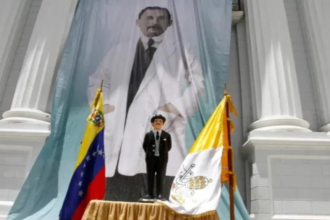 Espera que pronto llegará a su fin. Según dio a conocer el pasado lunes 3 de junio de 2024, el presidente de la República, Nicolás Maduro; la máxima figura de la iglesia romana, el Papa Francisco firmó la canonización del Doctor.