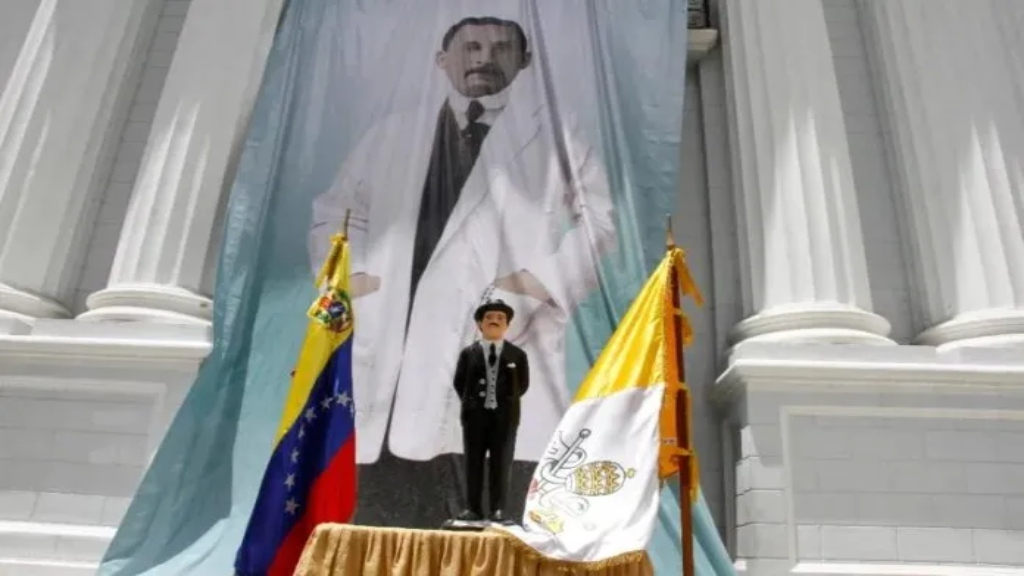 Espera que pronto llegará a su fin. Según dio a conocer el pasado lunes 3 de junio de 2024, el presidente de la República, Nicolás Maduro; la máxima figura de la iglesia romana, el Papa Francisco firmó la canonización del Doctor.