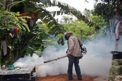 Es importante mencionar que durante esta jornada participaron seis cuadrillas de fumigadores para realizar tratamiento y eliminación de criaderos,  termonebulizaciones intradomiciliarias, promoción y educación para la salud.