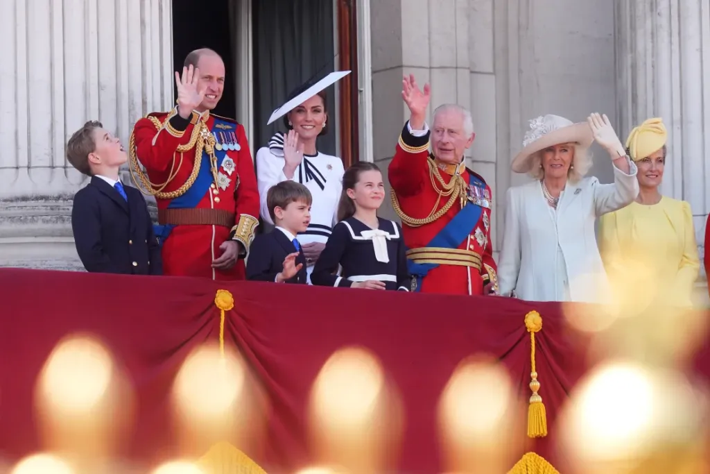 Así lució Kate Middleton en el Trooping the Colour (+fotos y video)