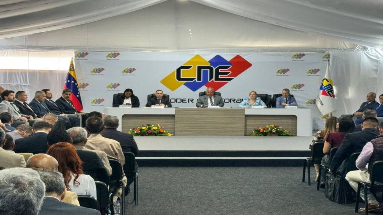 Sólo 8 de los 10 candidatos presidenciales firmaron acuerdo del CNE