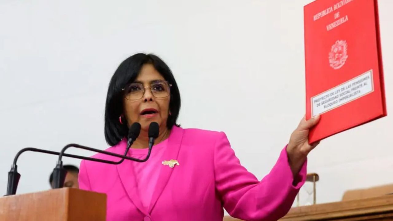 Vicepresidenta Delcy Rodríguez evalúa planes de protección social para trabajadores