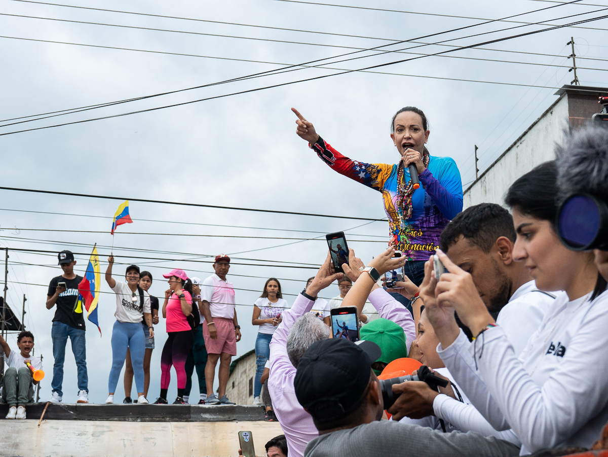 Machado denuncia atentado contra ella y su equipo en Barquisimeto