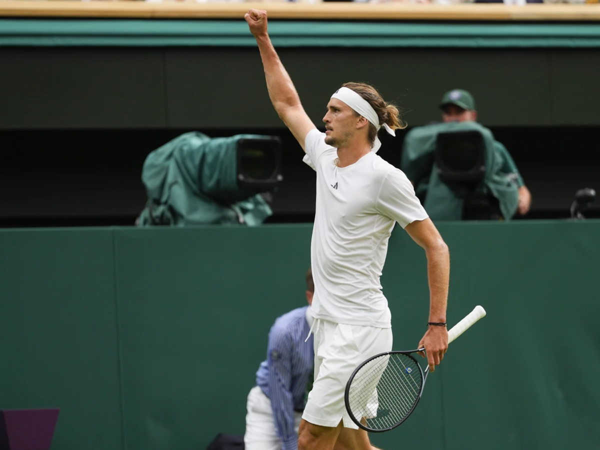 Zverev superó problema de rodilla y venció a Norrie