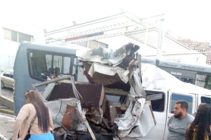 De acuerdo con el periodista Román Camacho, el accidente fue producto a que un camión de volteo tuvo fallas en los frenos y el conductor impactó con vehículos de transporte público que estaban en la cola para surtir gasolina.