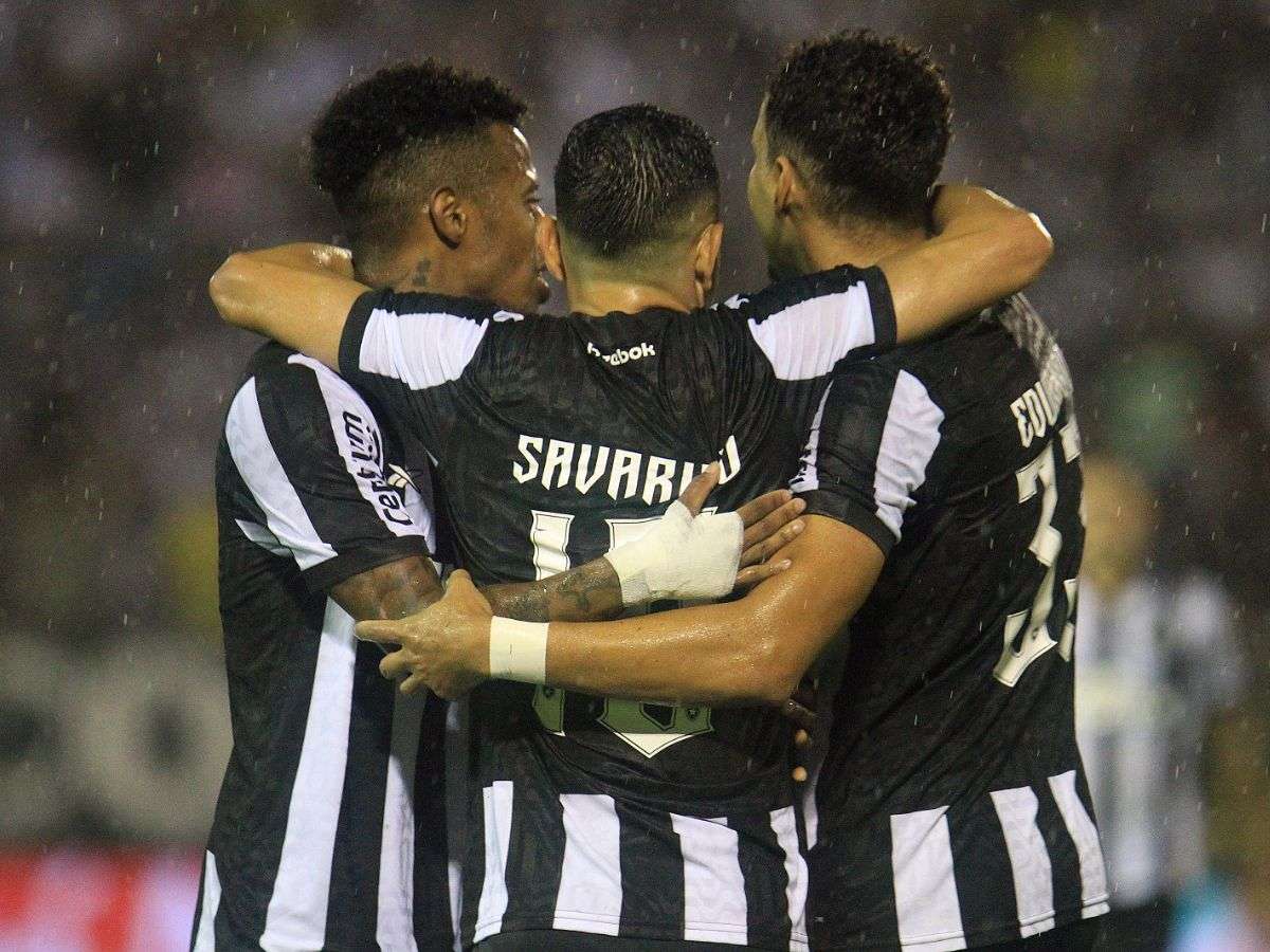 Savarino se vistió de Héroe en triunfo del Botafogo