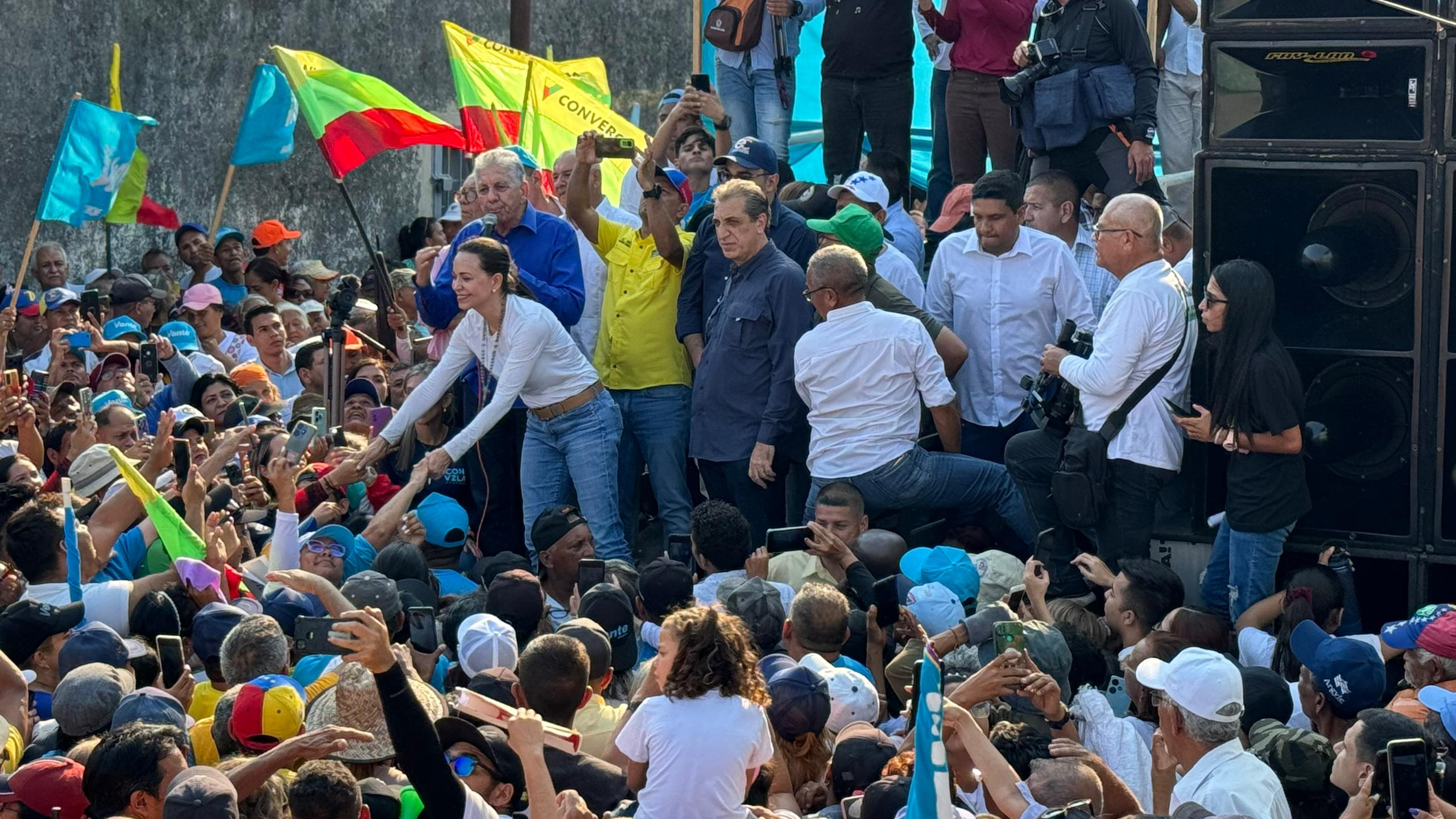 María Corina Machado anuncia que hay más de 58.000 comanditos en toda Venezuela